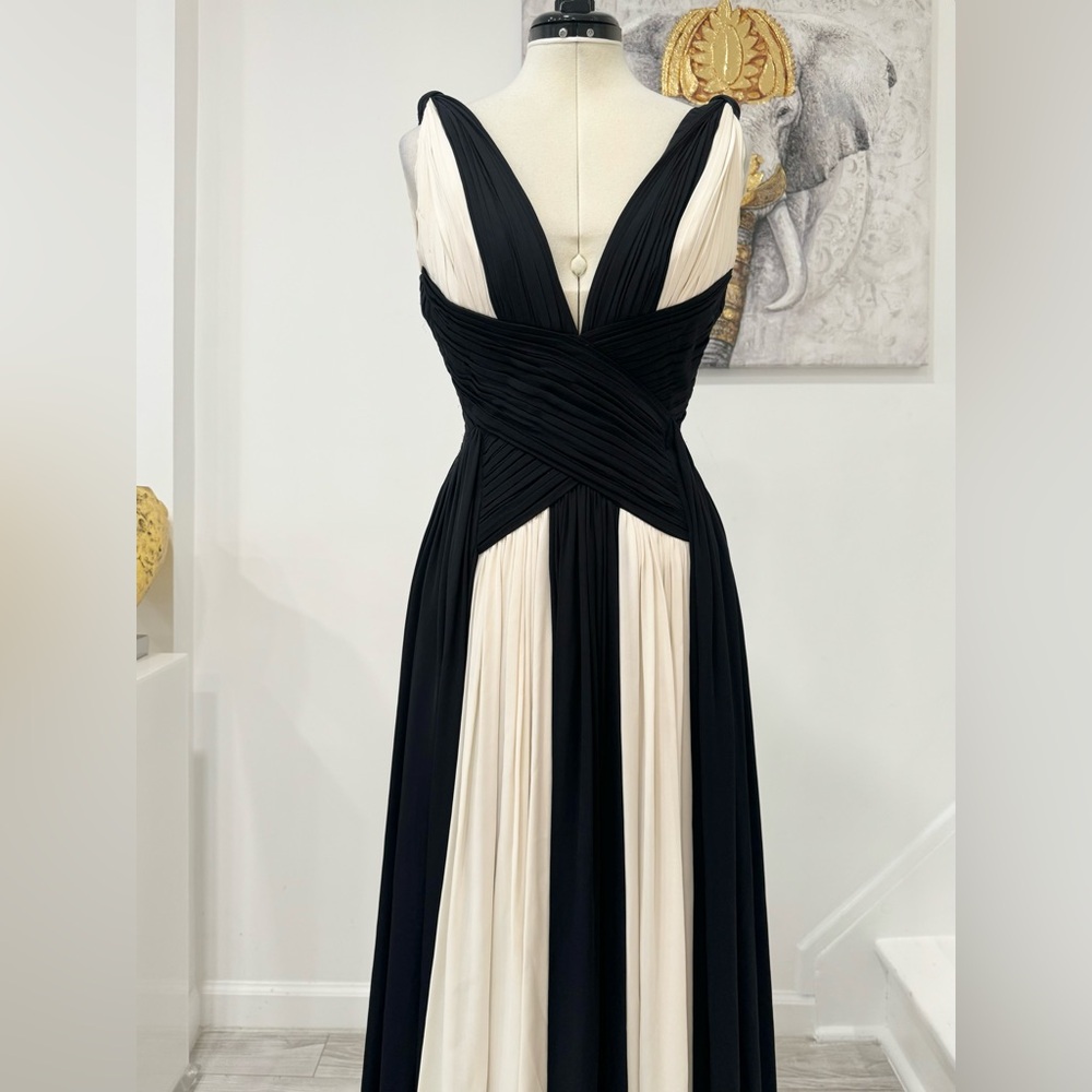ZUHAIR MURAD Pleated two-tone crepe gown black/white maxi dress - Picture 5 of 12